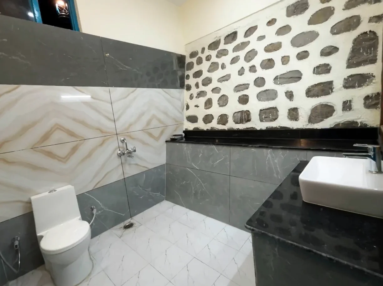 Room amenities at Kotadun Birding Retreat, a pet-friendly farmstay near Jim Corbett NP