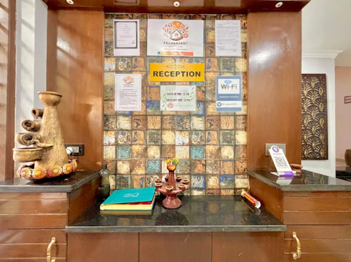 Reception desk at Prembasant Homestay, Muni Ki Reti, Rishikesh