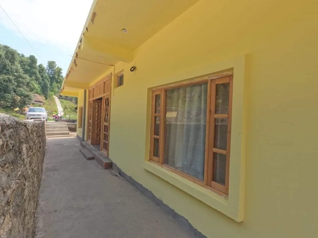 The house and parking at Aa Maa's Homestay, Pangrari near Mukteshwar