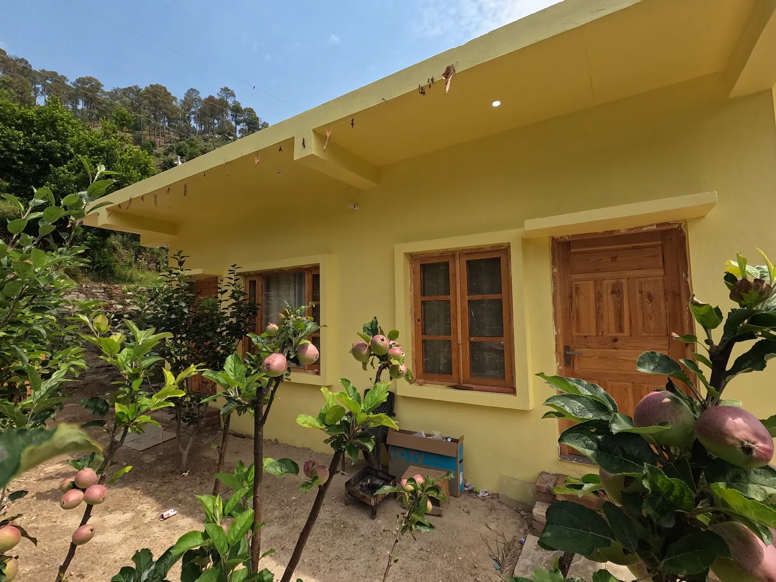 Aa Maa's Homestay seen from the garden, Pangrari, Mukteshwar