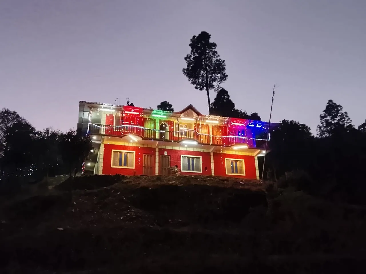 The homestay at night, Ghughuti Homestay, Sunkiya