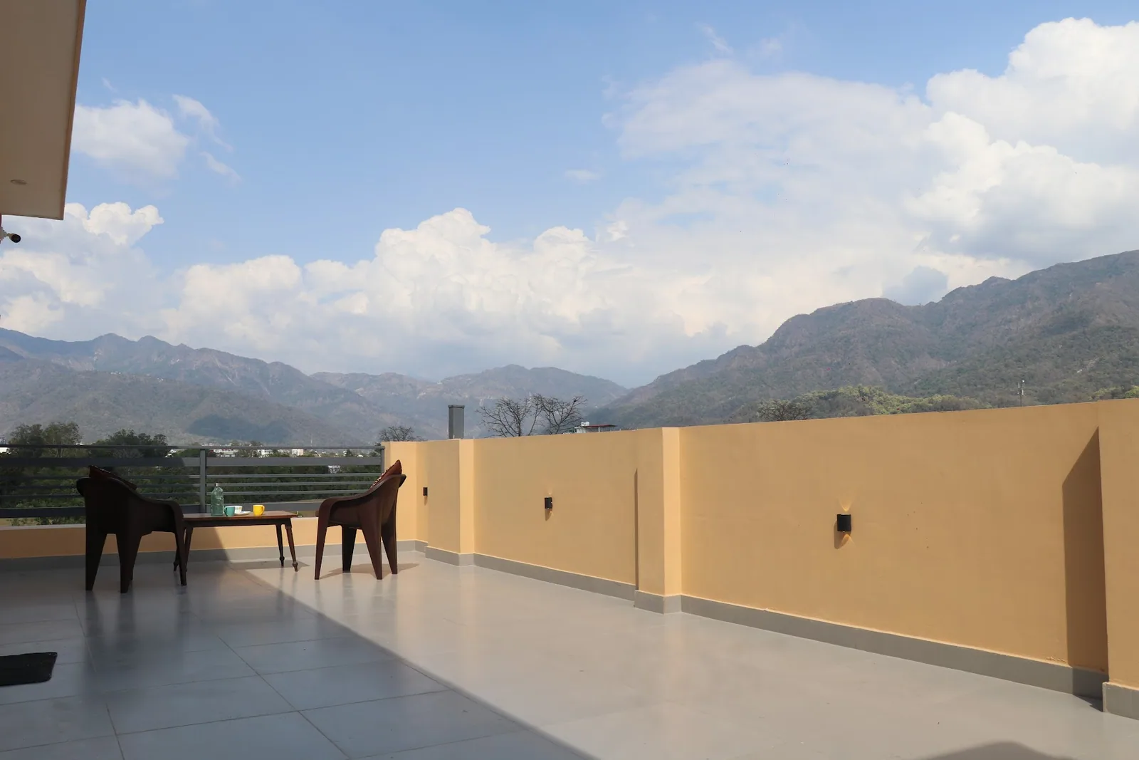 Open terrace with a table tennis table at Little Sparrow Homestay, Rishikesh