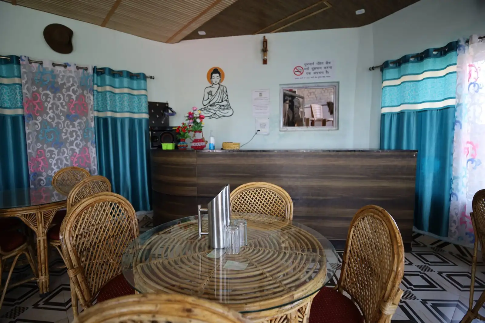 Dining room where breakfast and dinner are served